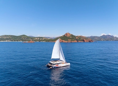 Saint-Raphaël: Golden Island Afternoon Cruise with Drinks