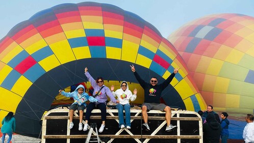 メキシコシティ発：テオティワカンのピラミッド上空での気球飛行