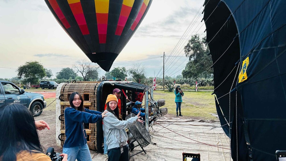 Picture 10 for Activity from MexicoCity:Balloon flight Over thepyramidsofTeotihuacan