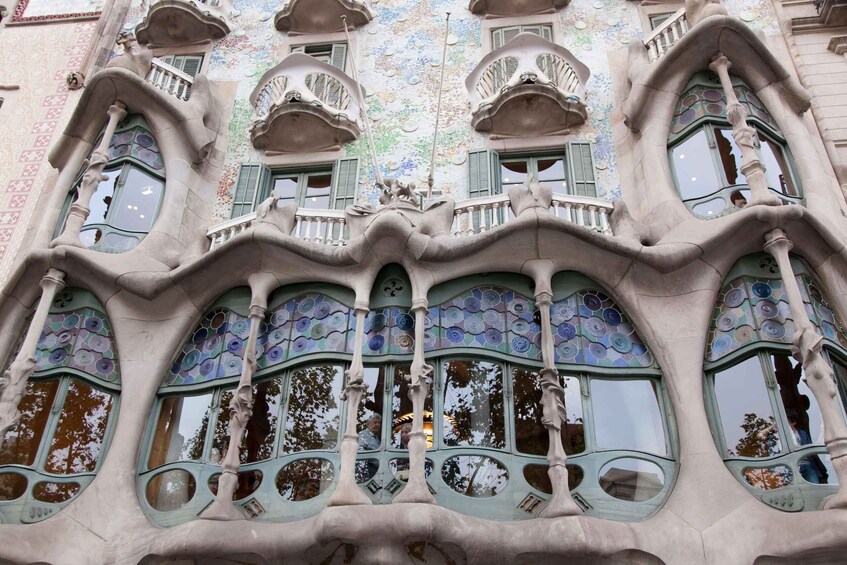 Casa Batllo Fast-Track Tickets, Barcelona Architecture Tour