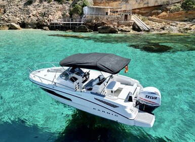 Tour privado de Polignano a Mare a las cuevas: barco nuevo