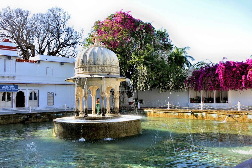 Picture 8 for Activity From Udaipur: Private Udaipur City of Lakes Sightseeing Tour