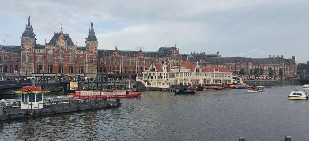 Picture 8 for Activity Amsterdam: Shore Excursion incl. Walking Tour & Canal Cruise