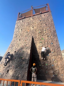 WALL CLIMBING : Fujairah Adventure Park