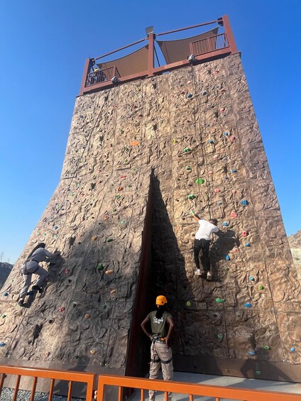 WALL CLIMBING : Fujairah Adventure Park