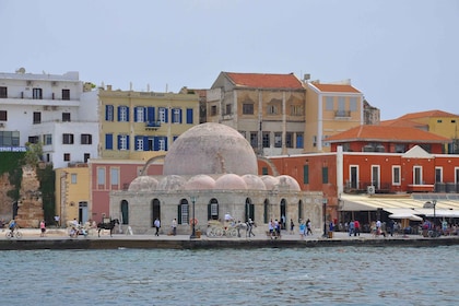 Chania: recorrido privado guiado a pie por la historia y la gastronomía