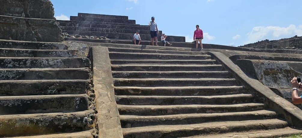 Picture 7 for Activity Tazumal ruins, Joya de Cerén and coffee tour