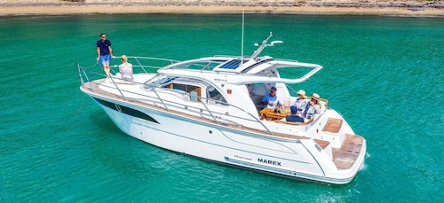 Paros: Private Luxury Boat Day Trip with Snacks and Drinks
