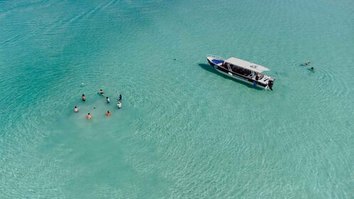 Bacalar Lagoon Sightseeing Boat Tour with Open Bar & Snack