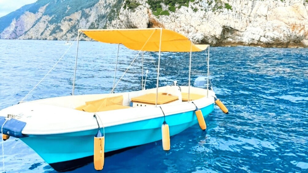 Picture 1 for Activity La Spezia: Cinque Terre boat tour with food and drinks