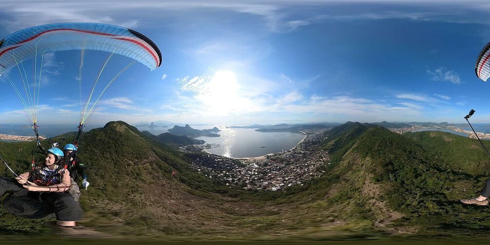 Picture 18 for Activity Niteroi - Rio de Janeiro: Paraglider tandem flight