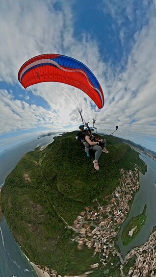 Picture 4 for Activity Niteroi - Rio de Janeiro: Paraglider tandem flight