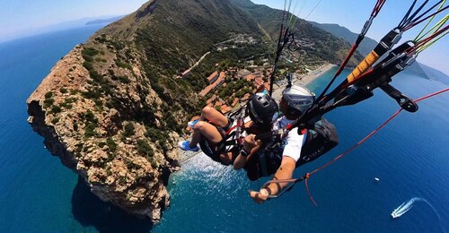 San Vito Lo Capo: paragliding flight with instructor/video