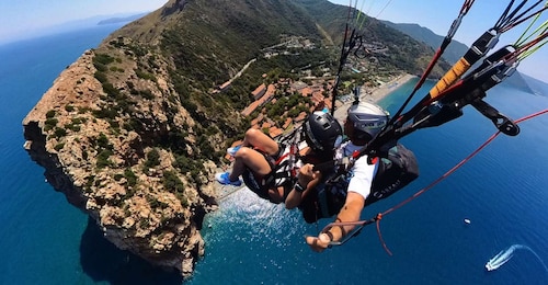 San Vito Lo Capo: paragliding flight with instructor/video