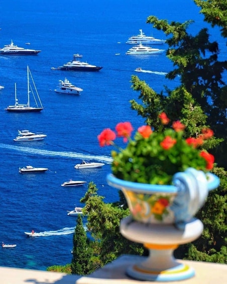 Beautiful boat tour along the Amalfi coast