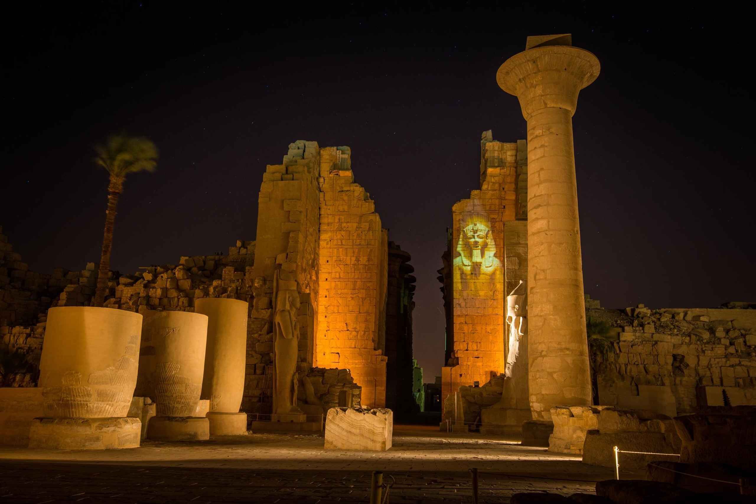 Luxor: Karnak Sound & Light Show with Dinner and Felucca