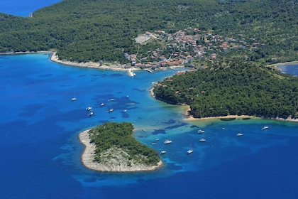 From Biograd: Golden Island of Vrgada Trip with Lunch