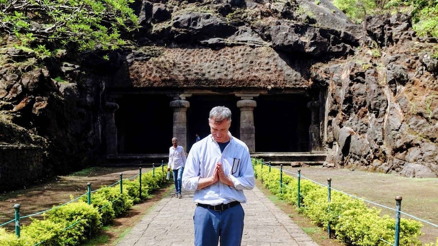 Mumbai: Elephanta Caves: Island Tour With Options