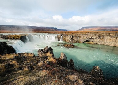 Port Akureyri: Godafoss Waterfall, Myvatn and Baths Tour