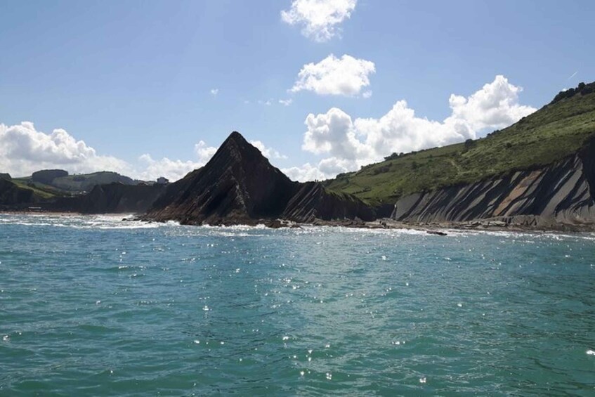 Picture 2 for Activity Zumaia: Flysch, Game of Thrones and Dragonstone Yacht Tour