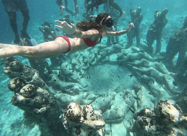 Gili Air/Trawangan: Glass-Bottom Boat Tour with Snorkeling