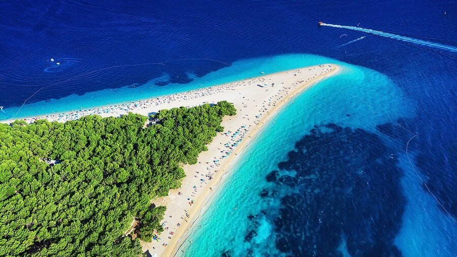 From Makarska: Golden Horn, Bol Speedboat Tour with Swimming