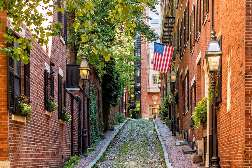 Boston: Beacon Hill Small Group Walking History Tour