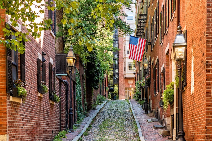 Boston: Beacon Hill Small Group Walking History Tour