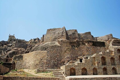 Tur Benteng Golconda & Makam Qutub Shahi selama 6 jam dengan transfer