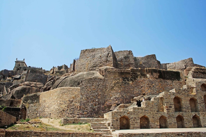 6-hours Golconda Fort & Qutub Shahi Tombs Tour with transfer