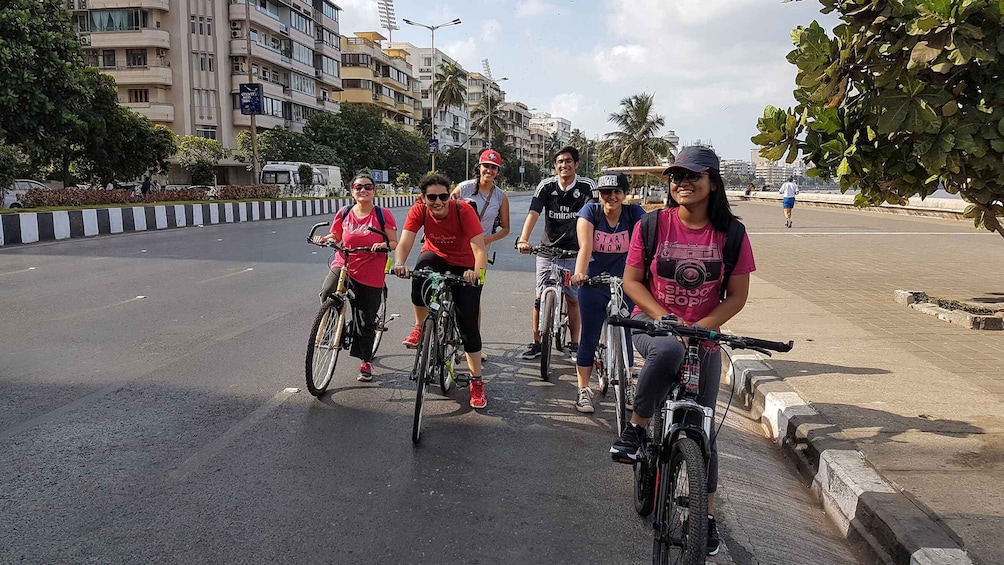 Mumbai: Early Morning Bicycle Tour