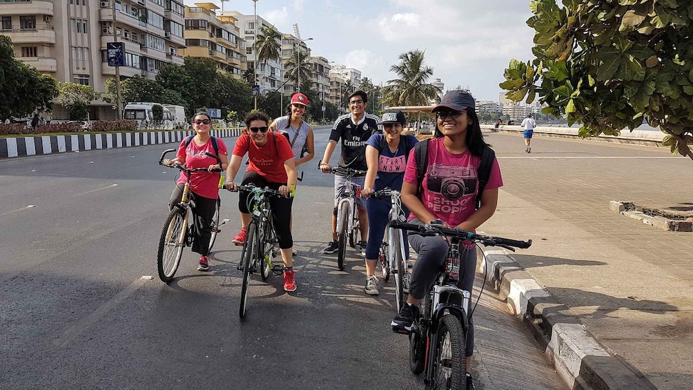 Mumbai: Early Morning Bicycle Tour