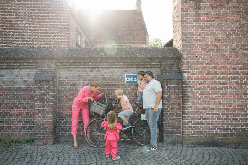 Picture 20 for Activity Bruges : Your private 1 hour photoshoot in the medieval city