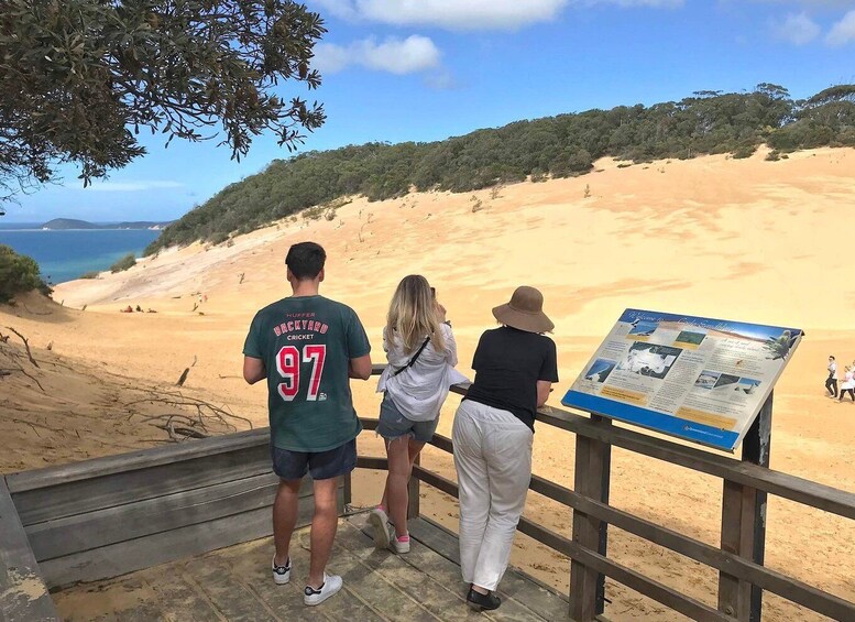 Noosa: Rainbow Beach Tour via Noosa Hinterland and Cooloola