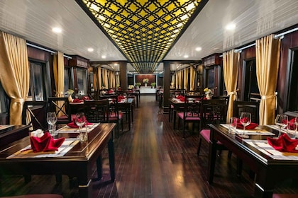 La Regina 4 star cruise - Halong Bay & Bai Tu Long Bay