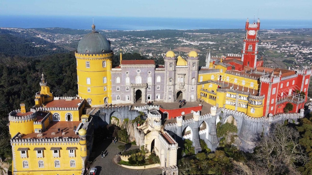 Picture 1 for Activity Sintra : Exclusive Full-Day Monuments Tour