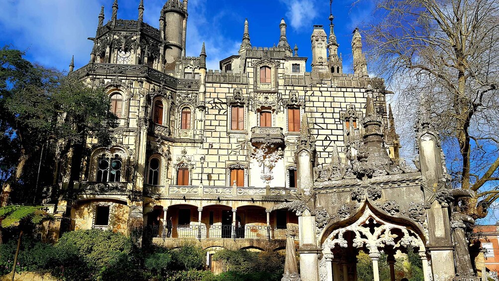 Picture 4 for Activity Sintra : Exclusive Full-Day Monuments Tour