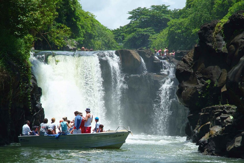 Picture 6 for Activity From Trou d'Eau Douce: Ile aux Cerfs Speedboat Tour w/ Lunch