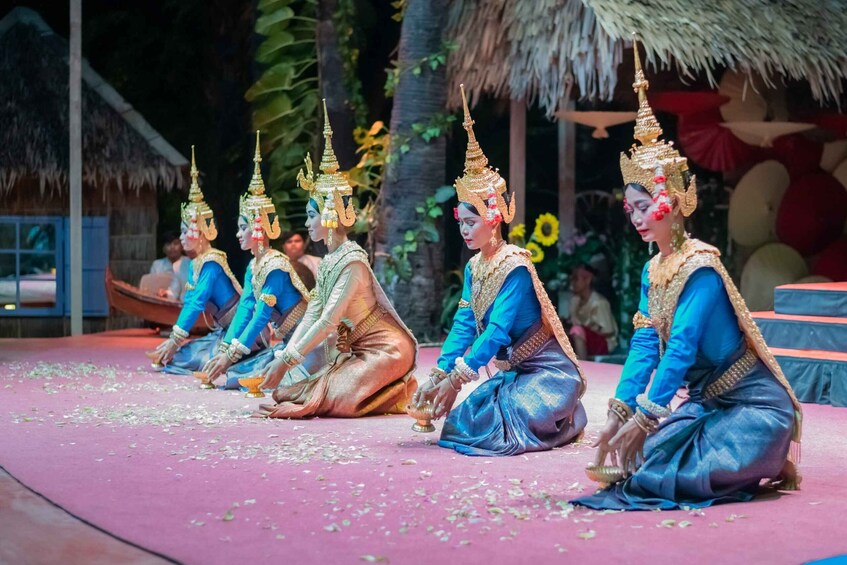 Siem Reap: Restaurant Meal with Apsara Dance Performance