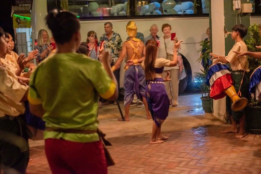 Picture 2 for Activity Siem Reap: Restaurant Meal with Apsara Dance Performance