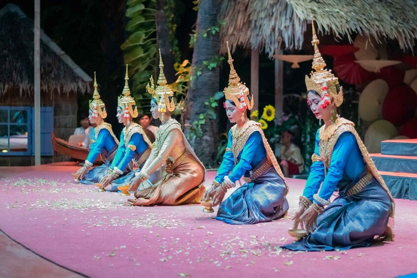 Siem Reap: Restaurant Meal with Apsara Dance Performance