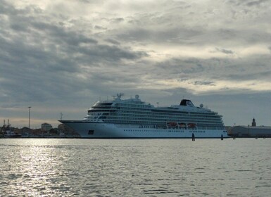 Chioggia: recorrido en barco por los canales y toma una foto del crucero