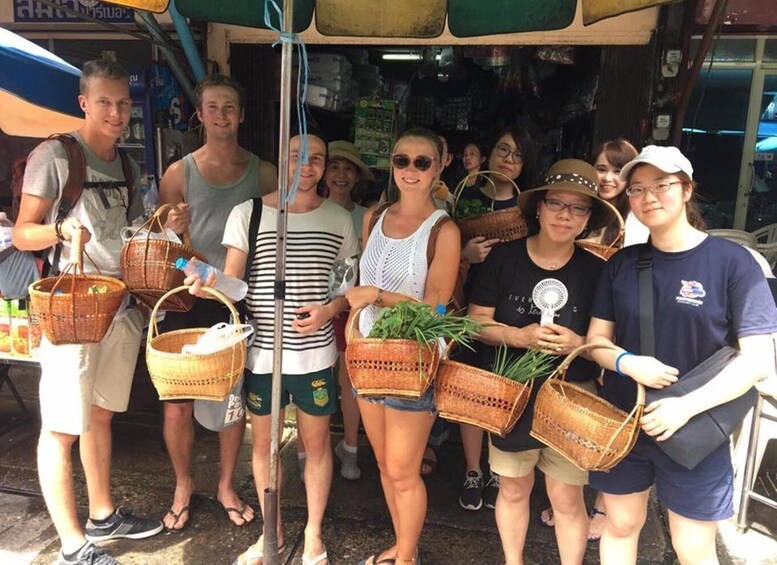 Sukhumvit: Hands-on Thai Cooking Class & Market Tour in BKK