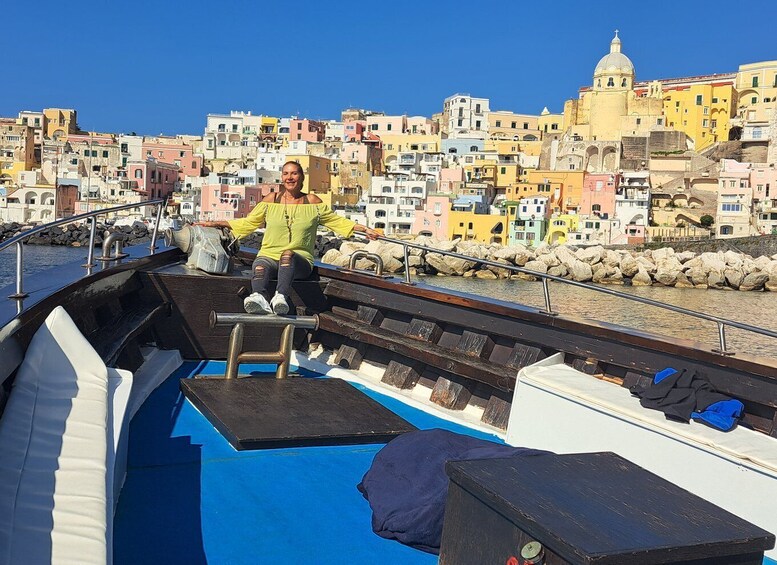 From Ischia: Procida Island Full-Day Boat Tour with Lunch