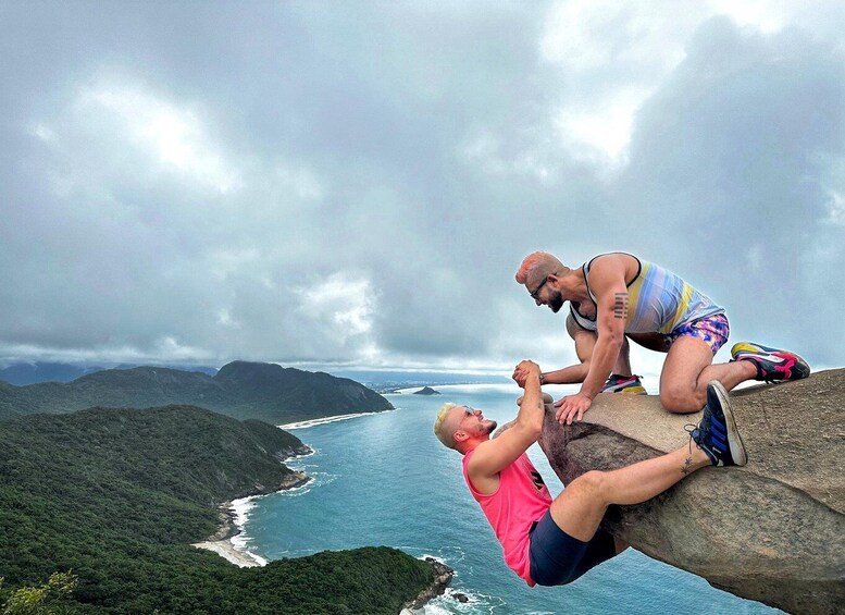 Picture 2 for Activity Rio de Janeiro: Caminhada na Pedra do Telégrafo