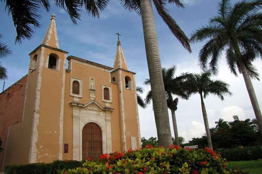 Picture 1 for Activity Mérida: City Highlights Guided Walking Tour