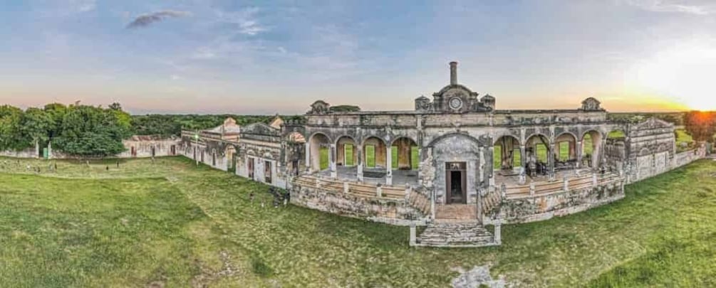 Uxmal, Hacienda Yaxcopoil & Cenote