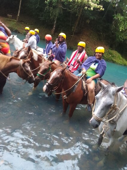 Picture 3 for Activity Horseback Riding Rio Celeste