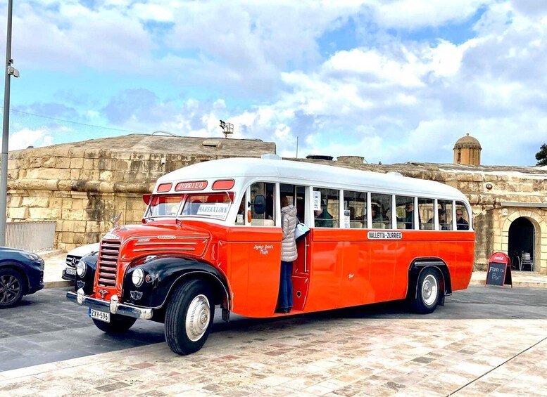 Valletta: Vintage Bus to Valletta, Sliema, Rabat & Mdina