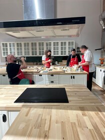 Bilbao: Traditional Basque Cooking Class with Wine Tasting